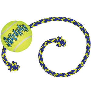 KONG Igračka za pse AirDog Squeakair Loptica tenis s kanapom, zvučna Medium